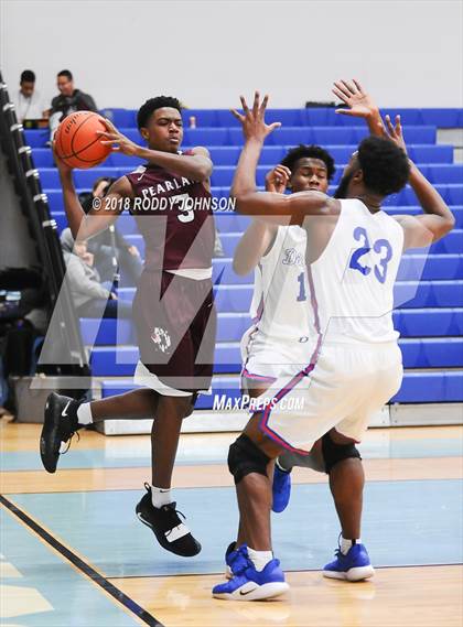 Thumbnail 3 in Dickinson vs. Pearland (McDonald's Texas Invitational) photogallery.