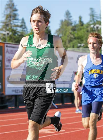 Thumbnail 1 in FVL Championship Trials (800, 3200, Long Jump) photogallery.
