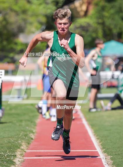 Thumbnail 2 in FVL Championship Trials (800, 3200, Long Jump) photogallery.