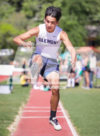 Thumbnail 3 in FVL Championship Trials (800, 3200, Long Jump) photogallery.