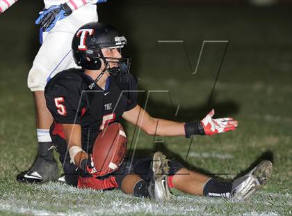 Thumbnail 2 in Troy vs. La Habra photogallery.