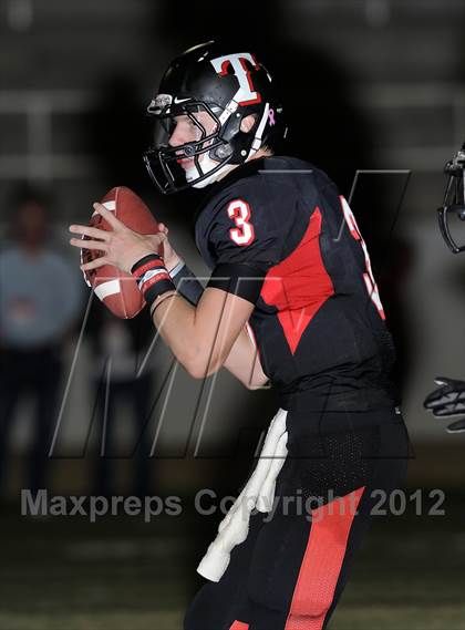 Thumbnail 2 in Troy vs. La Habra photogallery.