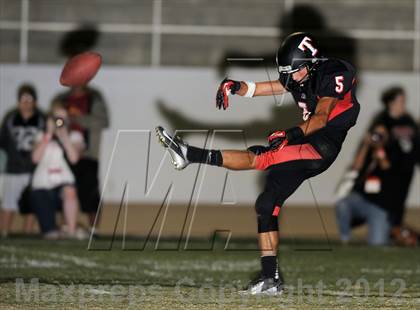 Thumbnail 2 in Troy vs. La Habra photogallery.
