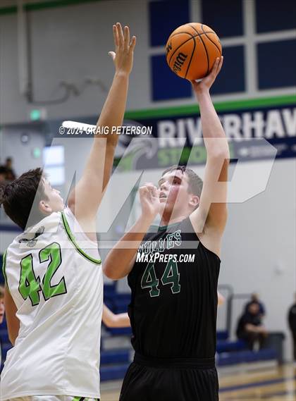 Thumbnail 1 in Green Canyon @ Ridgeline (Sophomore) photogallery.