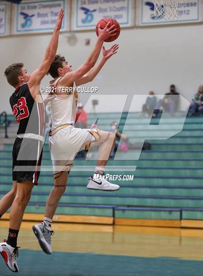 Thumbnail 2 in Bear River vs. Mountain View (Eagle Holidat Shootout) photogallery.