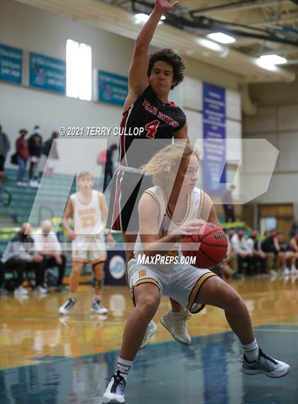 Thumbnail 1 in Bear River vs. Mountain View (Eagle Holidat Shootout) photogallery.
