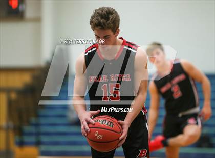 Thumbnail 1 in Bear River vs. Mountain View (Eagle Holidat Shootout) photogallery.