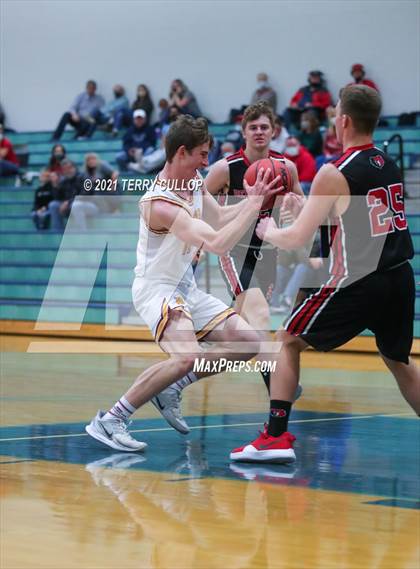 Thumbnail 2 in Bear River vs. Mountain View (Eagle Holidat Shootout) photogallery.