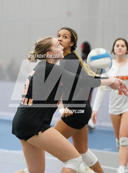Thumbnail 3 in Royal Oak vs. Flushing (Beast of the East) photogallery.