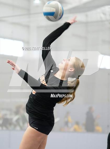 Thumbnail 1 in Royal Oak vs. Flushing (Beast of the East) photogallery.