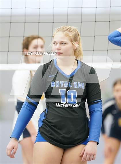 Thumbnail 3 in Royal Oak vs. Flushing (Beast of the East) photogallery.