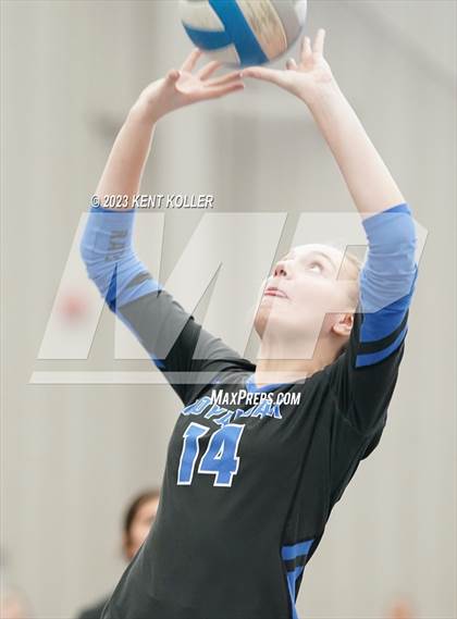 Thumbnail 2 in Royal Oak vs. Flushing (Beast of the East) photogallery.