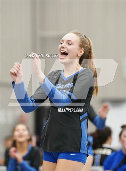Thumbnail 2 in Royal Oak vs. Flushing (Beast of the East) photogallery.