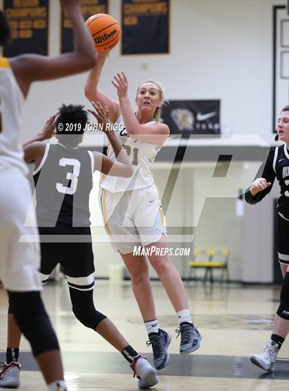 Thumbnail 3 in Alpharetta @ Sequoyah photogallery.