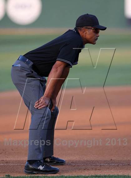 Thumbnail 2 in El Rancho vs. Oaks Christian (CIFSS Division 4 Championship) photogallery.