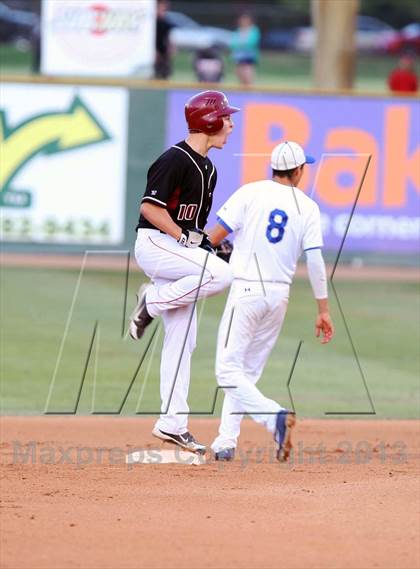 Thumbnail 3 in El Rancho vs. Oaks Christian (CIFSS Division 4 Championship) photogallery.