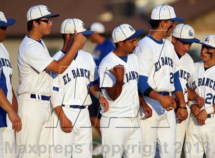 Thumbnail 2 in El Rancho vs. Oaks Christian (CIFSS Division 4 Championship) photogallery.