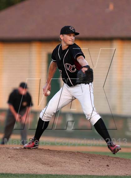 Thumbnail 2 in El Rancho vs. Oaks Christian (CIFSS Division 4 Championship) photogallery.