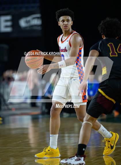Thumbnail 3 in O'Dea @ Rainier Beach (WIAA 3A Semifinals) photogallery.
