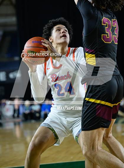 Thumbnail 2 in O'Dea @ Rainier Beach (WIAA 3A Semifinals) photogallery.