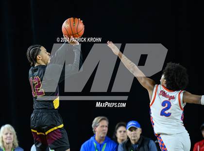 Thumbnail 3 in O'Dea @ Rainier Beach (WIAA 3A Semifinals) photogallery.