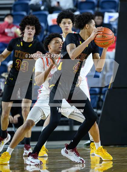 Thumbnail 2 in O'Dea @ Rainier Beach (WIAA 3A Semifinals) photogallery.