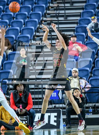 Thumbnail 1 in O'Dea @ Rainier Beach (WIAA 3A Semifinals) photogallery.
