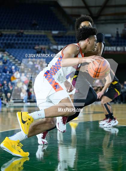 Thumbnail 2 in O'Dea @ Rainier Beach (WIAA 3A Semifinals) photogallery.