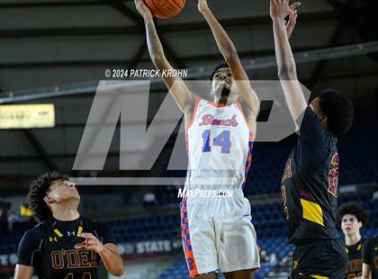 Thumbnail 3 in O'Dea @ Rainier Beach (WIAA 3A Semifinals) photogallery.