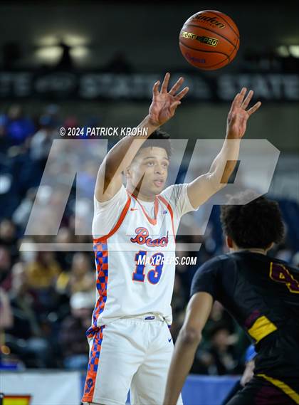 Thumbnail 1 in O'Dea @ Rainier Beach (WIAA 3A Semifinals) photogallery.