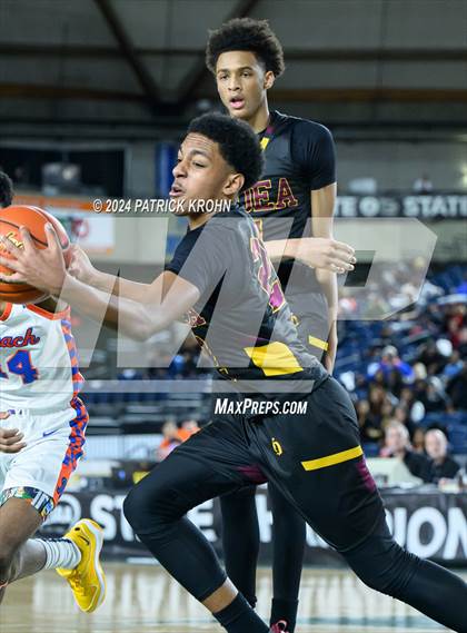 Thumbnail 1 in O'Dea @ Rainier Beach (WIAA 3A Semifinals) photogallery.