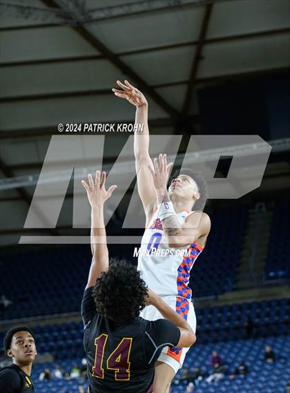 Thumbnail 3 in O'Dea @ Rainier Beach (WIAA 3A Semifinals) photogallery.