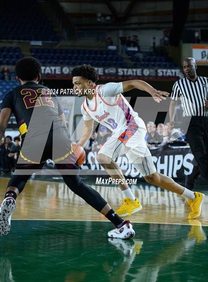 Thumbnail 3 in O'Dea @ Rainier Beach (WIAA 3A Semifinals) photogallery.