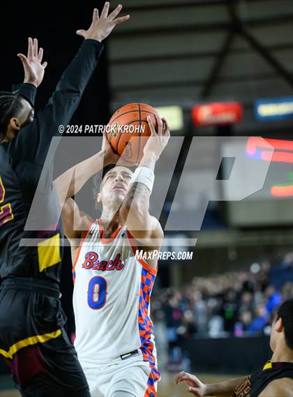 Thumbnail 2 in O'Dea @ Rainier Beach (WIAA 3A Semifinals) photogallery.
