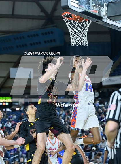 Thumbnail 2 in O'Dea @ Rainier Beach (WIAA 3A Semifinals) photogallery.