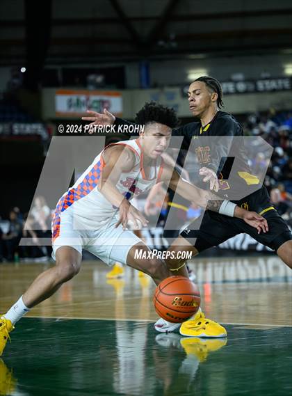 Thumbnail 2 in O'Dea @ Rainier Beach (WIAA 3A Semifinals) photogallery.