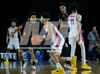 Thumbnail 2 in O'Dea @ Rainier Beach (WIAA 3A Semifinals) photogallery.