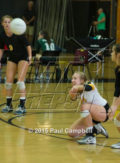 Thumbnail 3 in Gilbert vs Corona del Sol (Gilbert Invitational) photogallery.