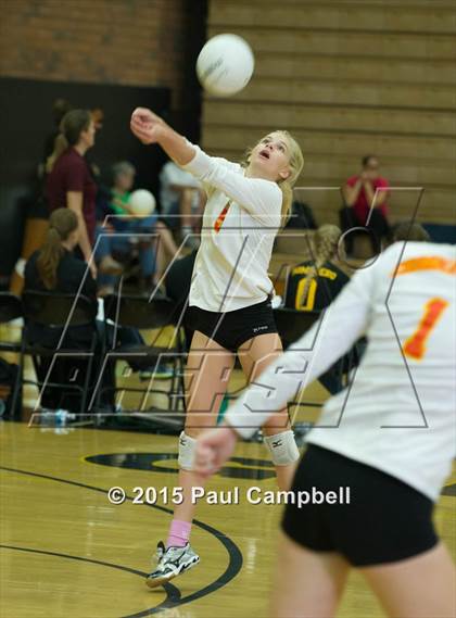 Thumbnail 3 in Gilbert vs Corona del Sol (Gilbert Invitational) photogallery.