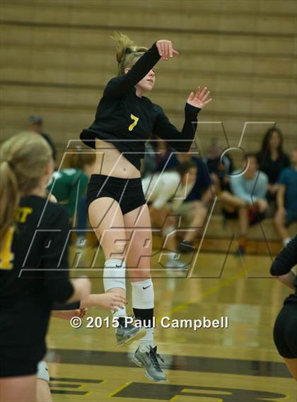 Thumbnail 1 in Gilbert vs Corona del Sol (Gilbert Invitational) photogallery.