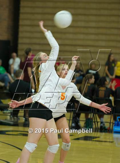 Thumbnail 2 in Gilbert vs Corona del Sol (Gilbert Invitational) photogallery.
