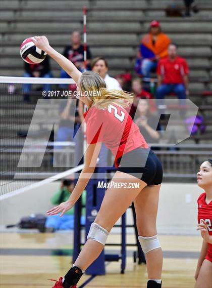 Thumbnail 2 in O'Connor vs Canyon (6A Region 4 Bi-District) photogallery.