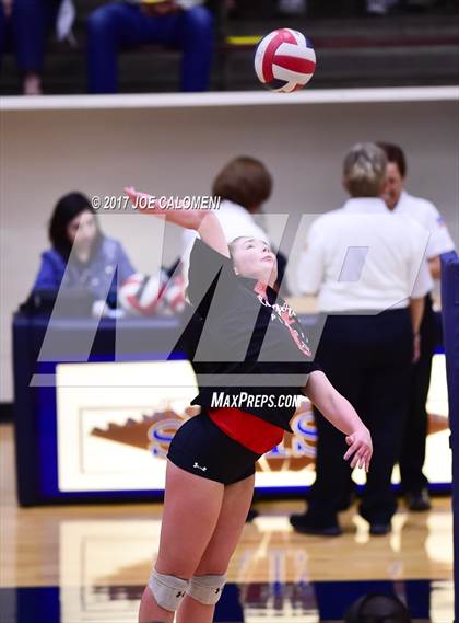 Thumbnail 3 in O'Connor vs Canyon (6A Region 4 Bi-District) photogallery.