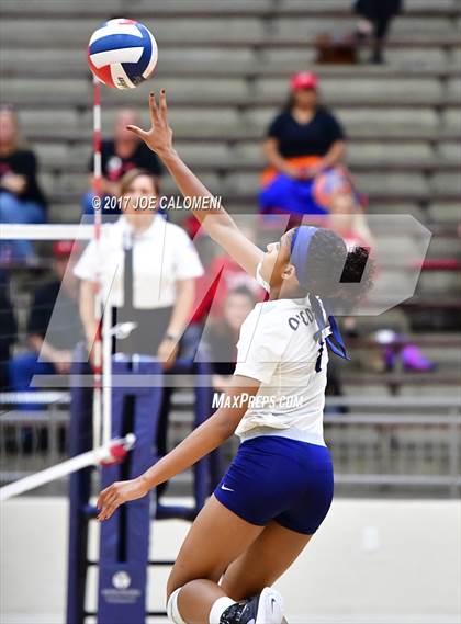 Thumbnail 1 in O'Connor vs Canyon (6A Region 4 Bi-District) photogallery.