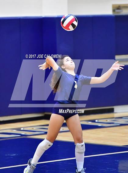 Thumbnail 3 in O'Connor vs Canyon (6A Region 4 Bi-District) photogallery.