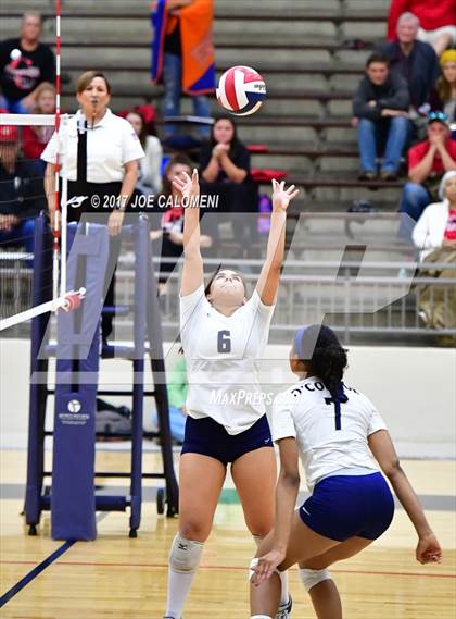 Thumbnail 3 in O'Connor vs Canyon (6A Region 4 Bi-District) photogallery.