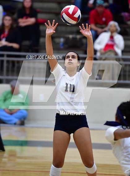 Thumbnail 3 in O'Connor vs Canyon (6A Region 4 Bi-District) photogallery.