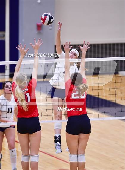 Thumbnail 3 in O'Connor vs Canyon (6A Region 4 Bi-District) photogallery.