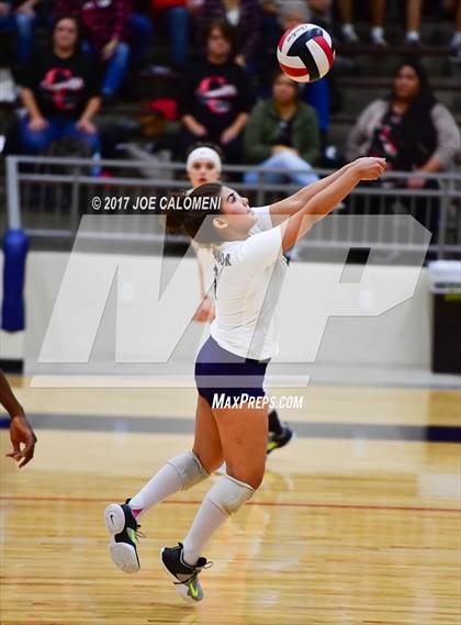Thumbnail 3 in O'Connor vs Canyon (6A Region 4 Bi-District) photogallery.