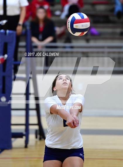 Thumbnail 2 in O'Connor vs Canyon (6A Region 4 Bi-District) photogallery.